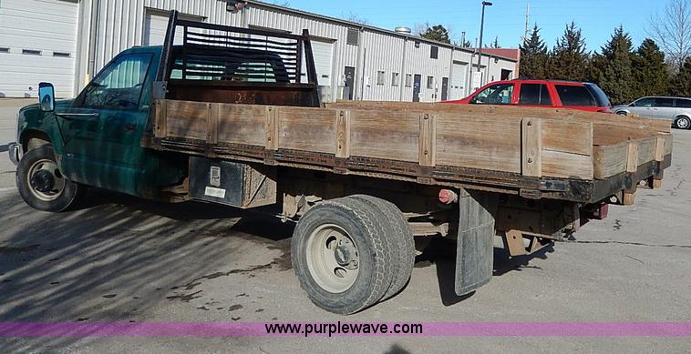 image for item I9438 1994 Chevrolet 3500 dump bed truck