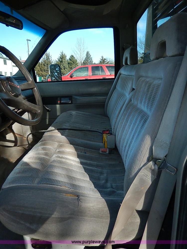 image for item I9438 1994 Chevrolet 3500 dump bed truck