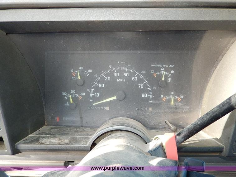 image for item I9438 1994 Chevrolet 3500 dump bed truck