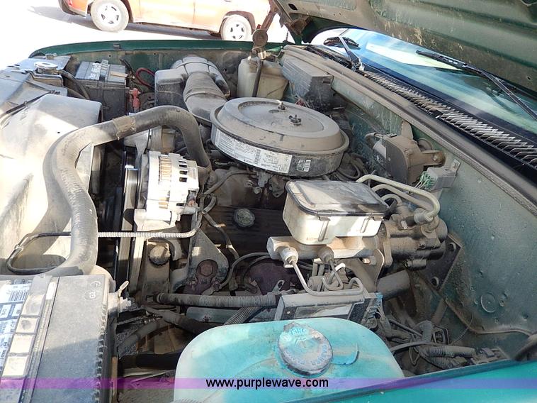 image for item I9438 1994 Chevrolet 3500 dump bed truck