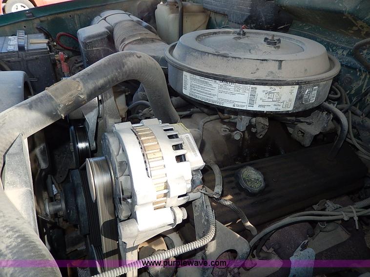 image for item I9438 1994 Chevrolet 3500 dump bed truck