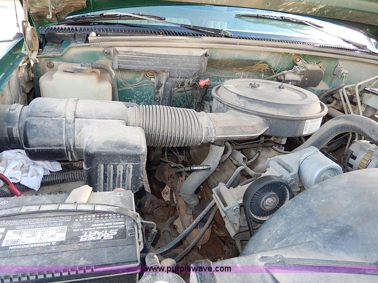 image for item I9438 1994 Chevrolet 3500 dump bed truck