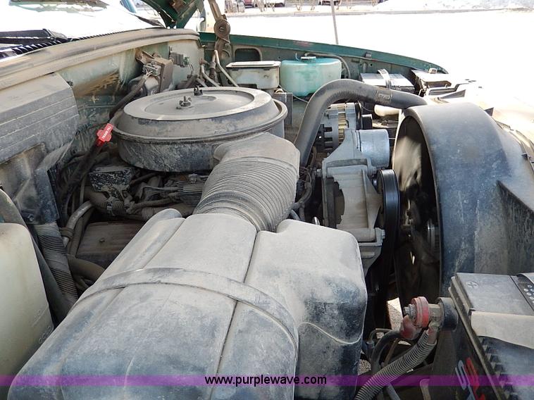 image for item I9438 1994 Chevrolet 3500 dump bed truck