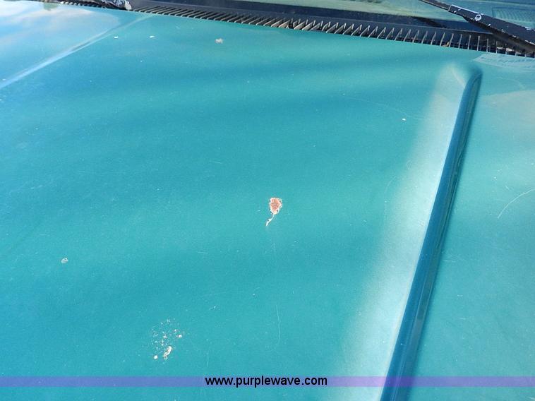 image for item I9438 1994 Chevrolet 3500 dump bed truck