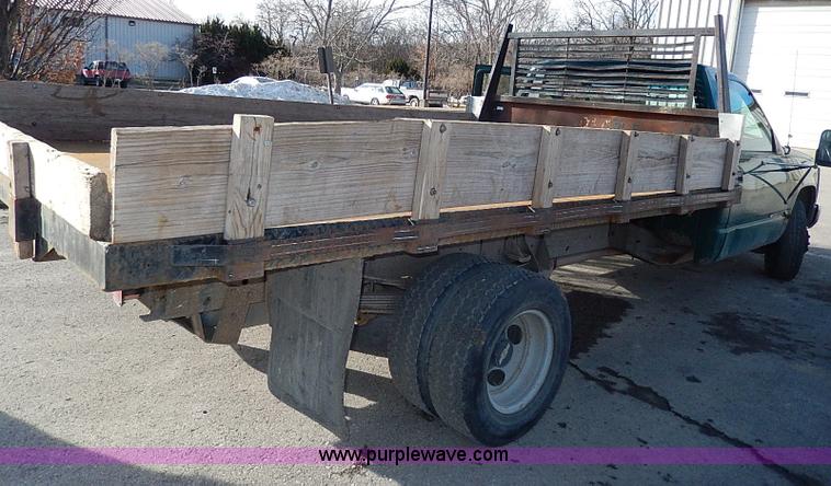 image for item I9438 1994 Chevrolet 3500 dump bed truck