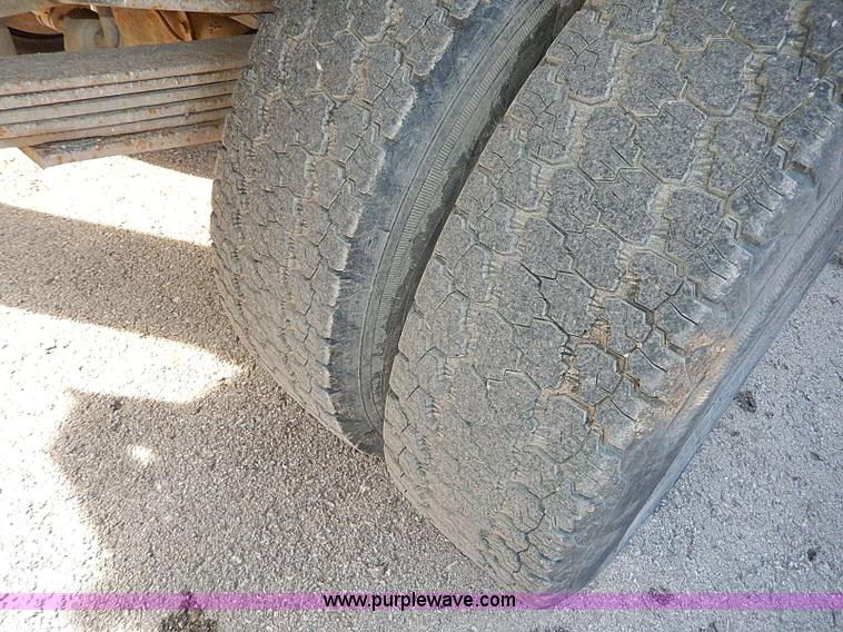 image for item I9438 1994 Chevrolet 3500 dump bed truck