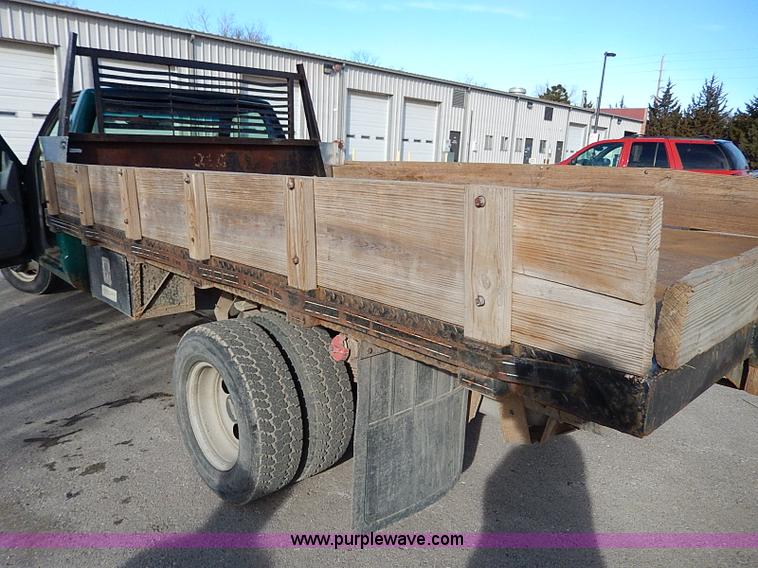 image for item I9438 1994 Chevrolet 3500 dump bed truck