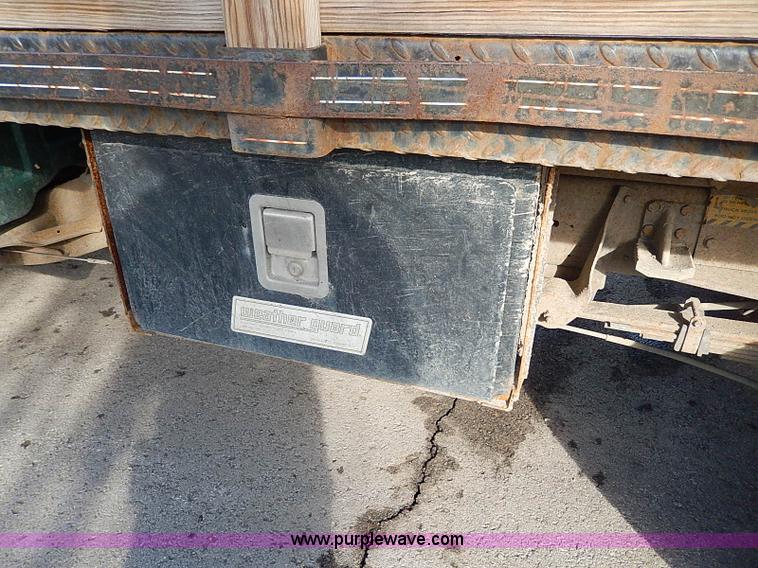 image for item I9438 1994 Chevrolet 3500 dump bed truck