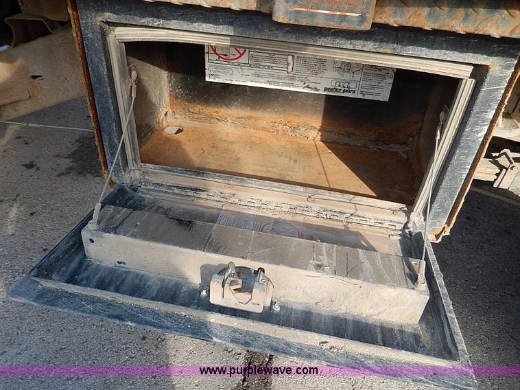 image for item I9438 1994 Chevrolet 3500 dump bed truck