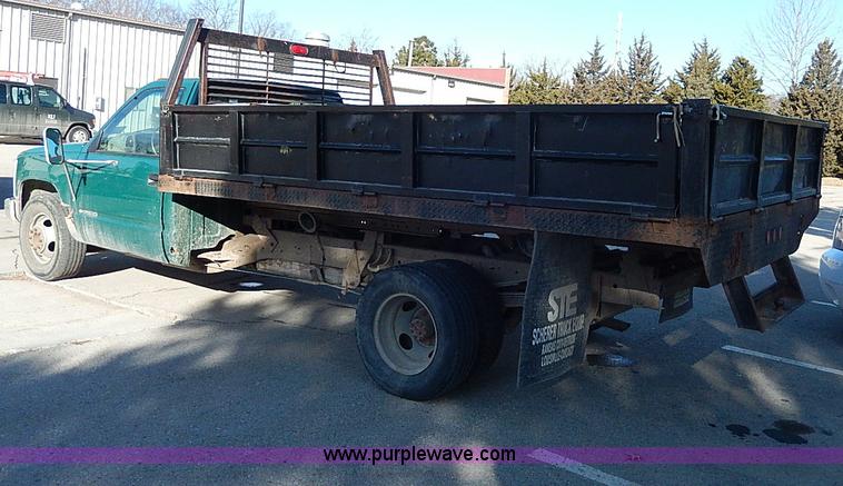 image for item I9439 1999 Chevrolet 3500 dump bed truck