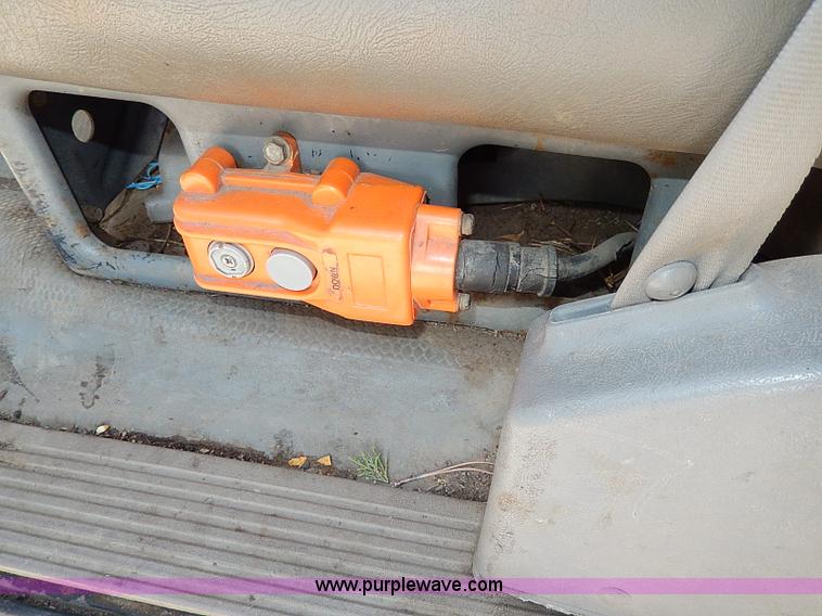 image for item I9439 1999 Chevrolet 3500 dump bed truck