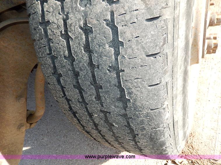 image for item I9439 1999 Chevrolet 3500 dump bed truck