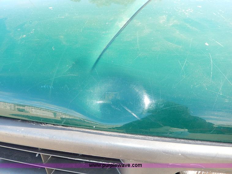 image for item I9439 1999 Chevrolet 3500 dump bed truck