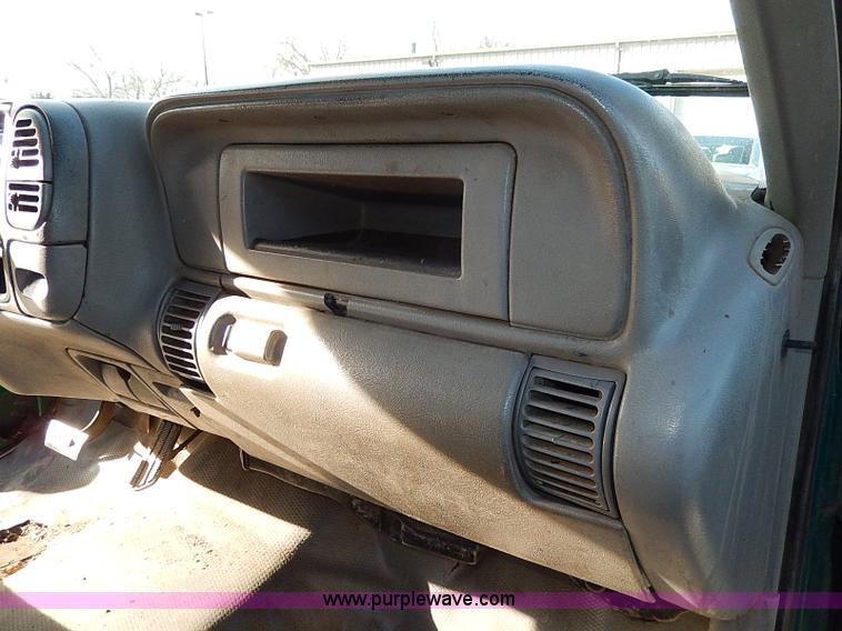 image for item I9439 1999 Chevrolet 3500 dump bed truck