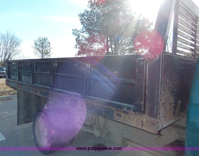 image for item I9439 1999 Chevrolet 3500 dump bed truck