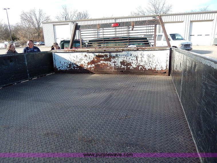 image for item I9439 1999 Chevrolet 3500 dump bed truck