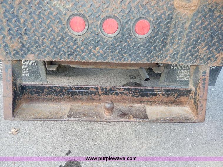 image for item I9439 1999 Chevrolet 3500 dump bed truck