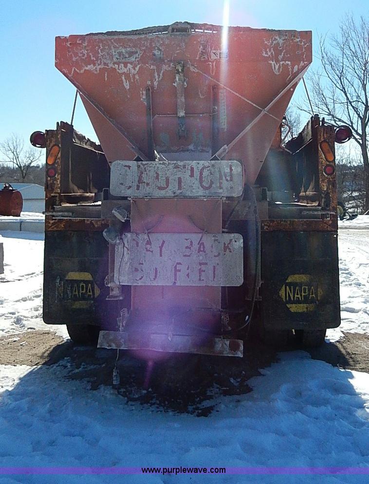 image for item I9468 1995 Ford F800 dump truck