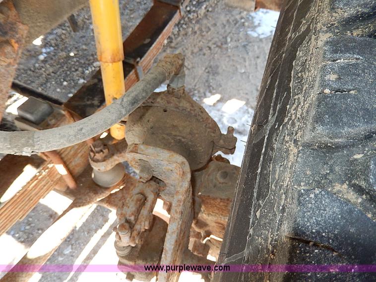 image for item I9468 1995 Ford F800 dump truck