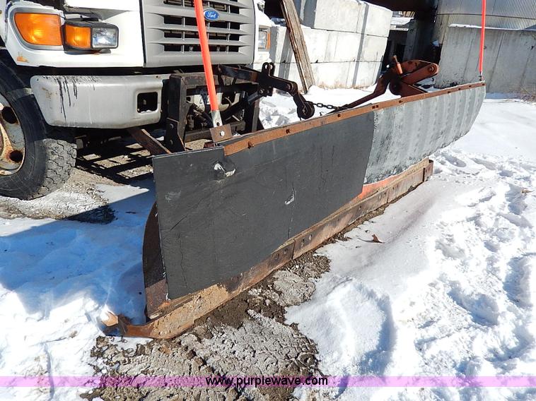 image for item I9468 1995 Ford F800 dump truck