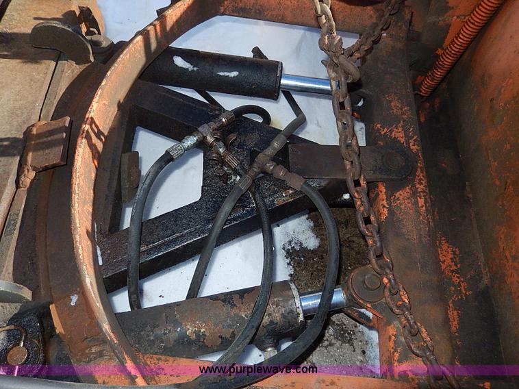 image for item I9468 1995 Ford F800 dump truck