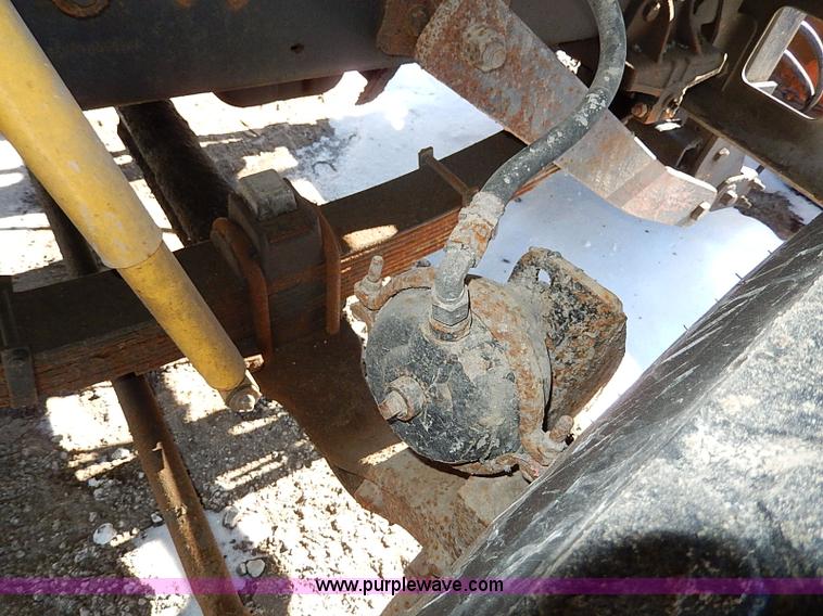 image for item I9468 1995 Ford F800 dump truck