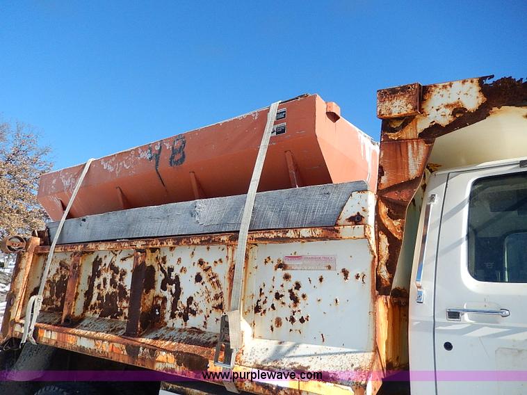 image for item I9468 1995 Ford F800 dump truck