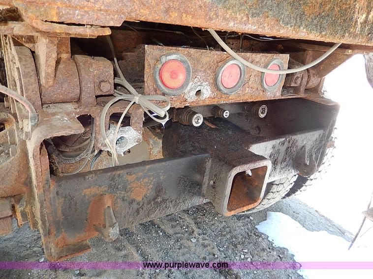 image for item I9468 1995 Ford F800 dump truck