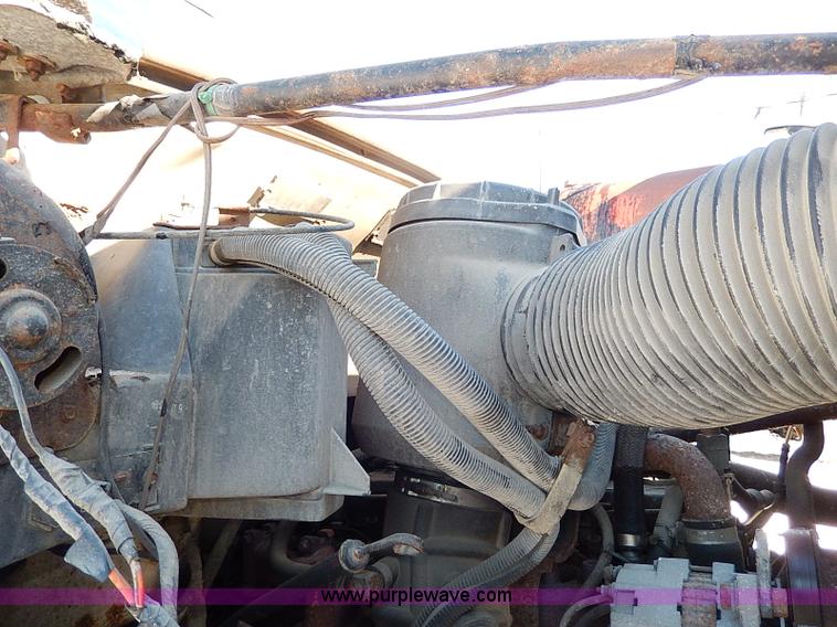 image for item I9468 1995 Ford F800 dump truck