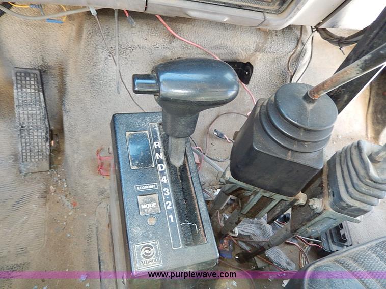 image for item I9468 1995 Ford F800 dump truck