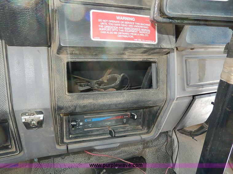 image for item I9468 1995 Ford F800 dump truck