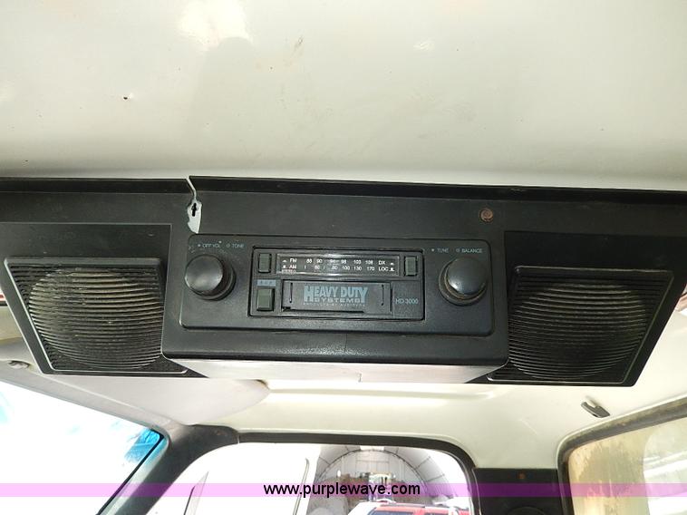 image for item I9468 1995 Ford F800 dump truck