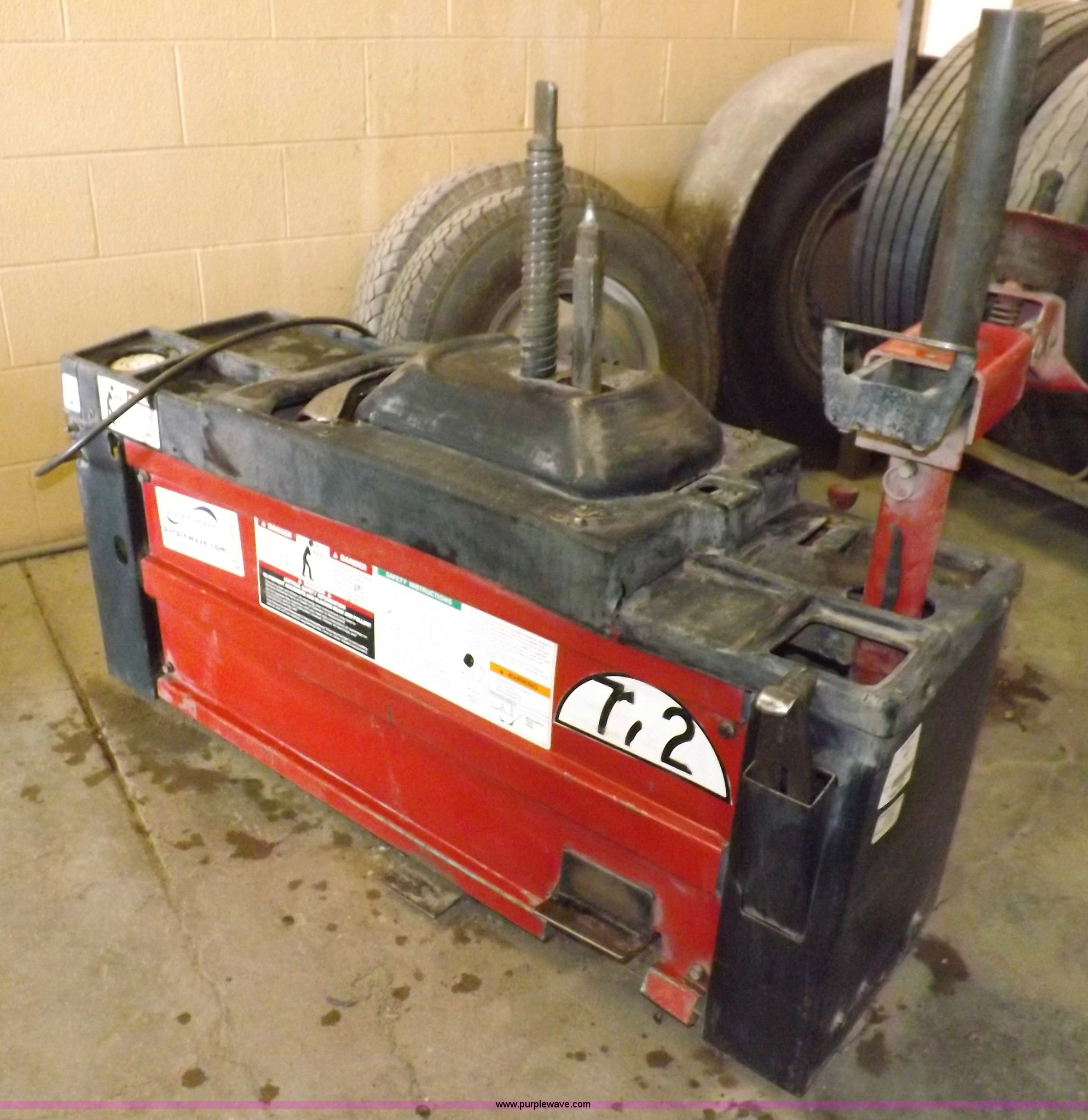 Coats 4050A tire machine in Cimarron, KS Item I9195 sold Purple Wave