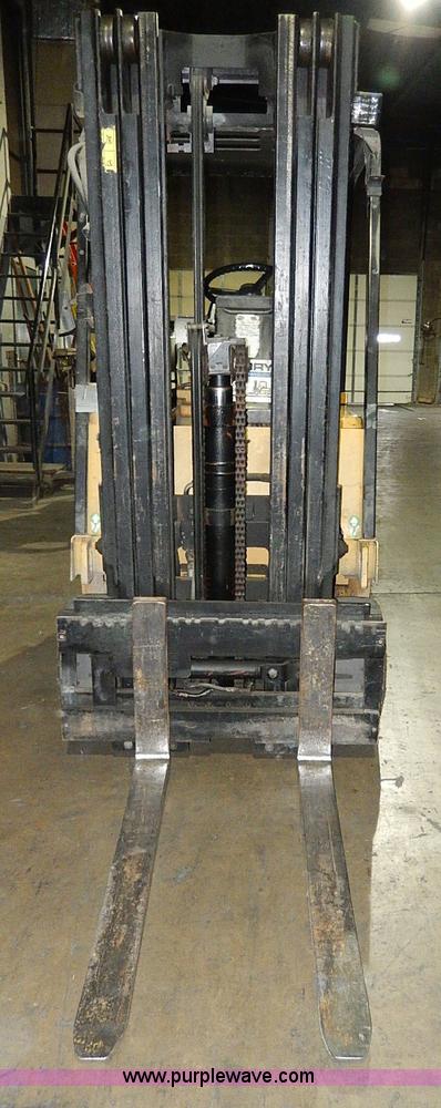 image for item AP9750 Caterpillar T50D forklift