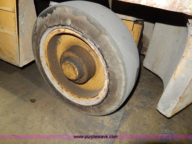 image for item AP9750 Caterpillar T50D forklift