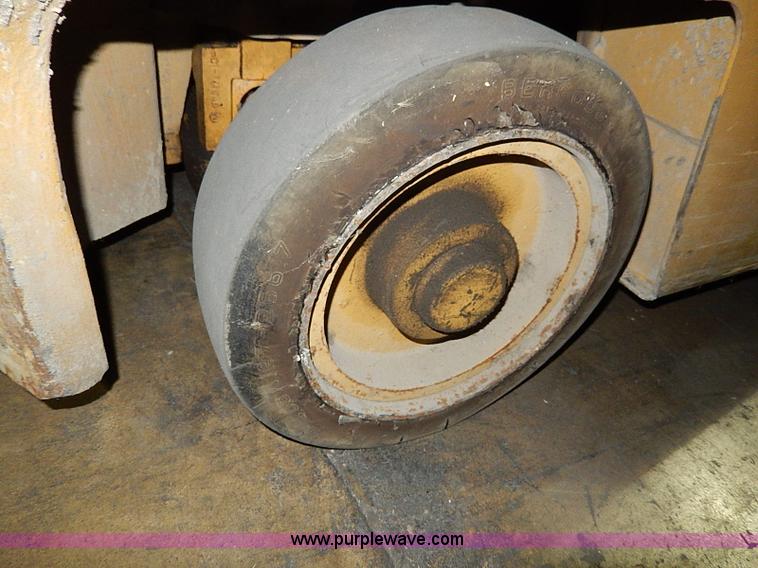 image for item AP9750 Caterpillar T50D forklift