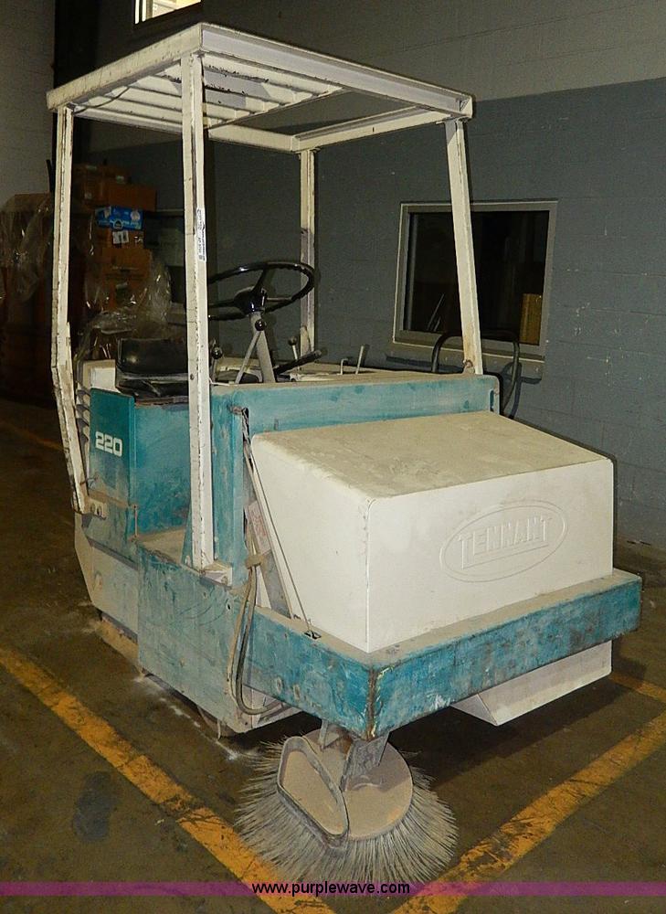 image for item AP9754 Tennant 220 floor sweeper