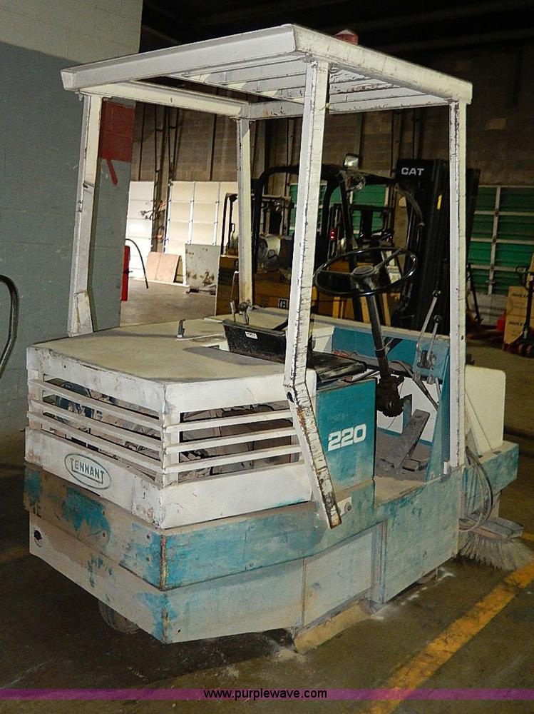 image for item AP9754 Tennant 220 floor sweeper