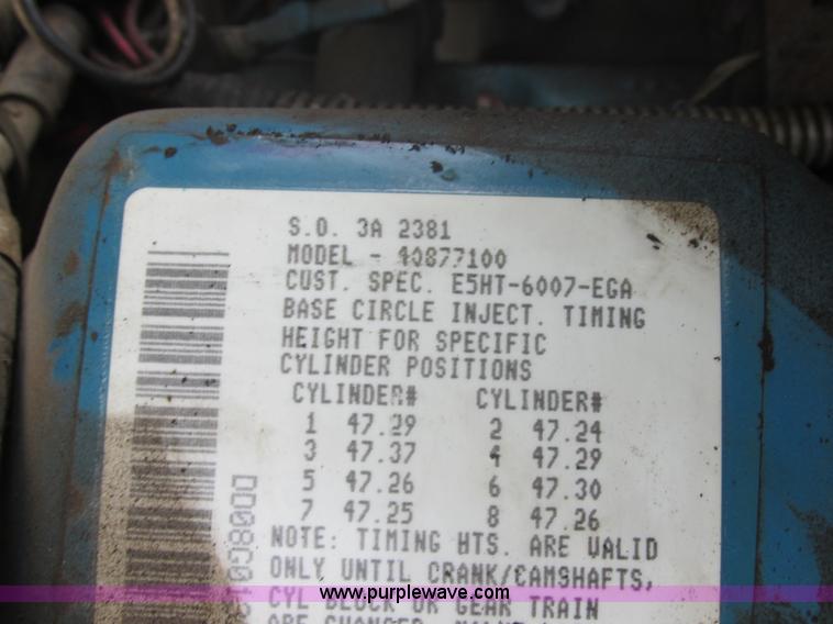 image for item E5245 1985 Ford cab over box truck