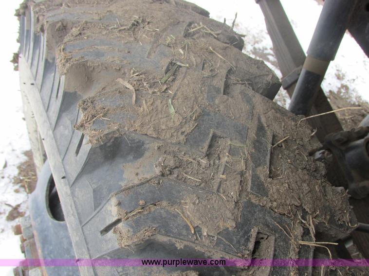 image for item E5253 1977 Ford F600 truck cab and chassis