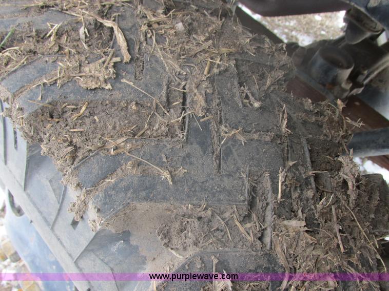 image for item E5253 1977 Ford F600 truck cab and chassis