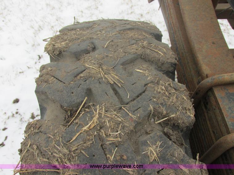 image for item E5253 1977 Ford F600 truck cab and chassis