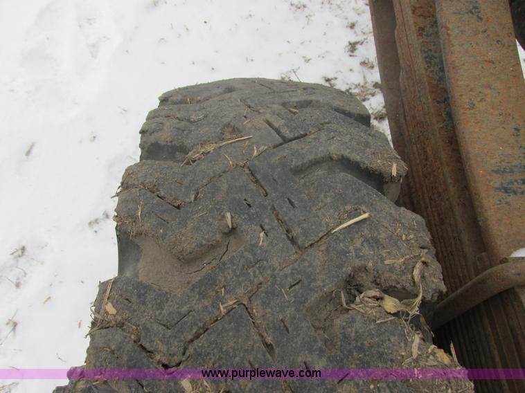 image for item E5253 1977 Ford F600 truck cab and chassis