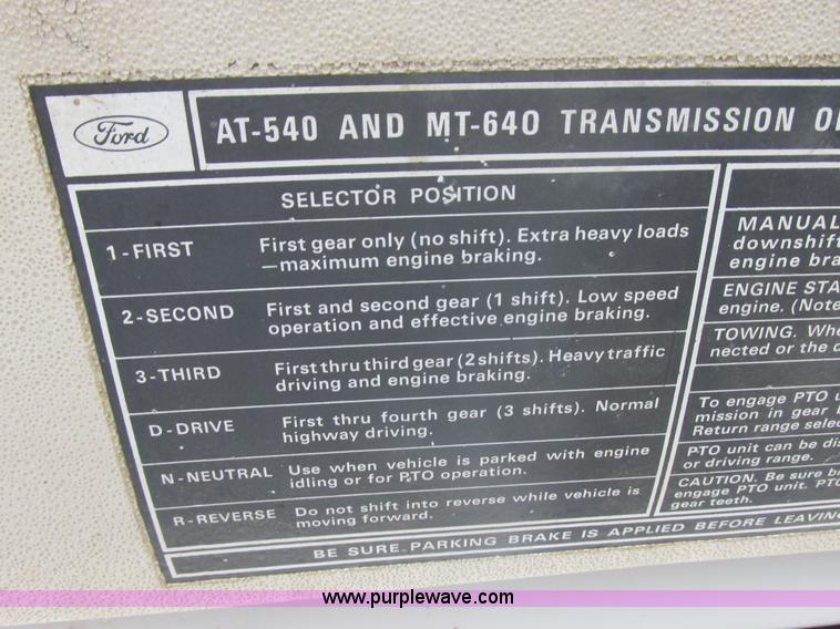 image for item E5253 1977 Ford F600 truck cab and chassis