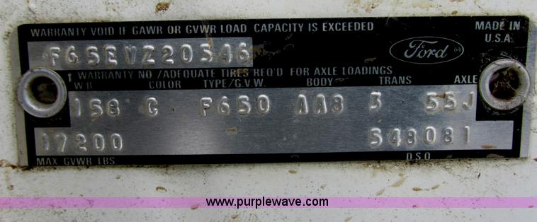 image for item E5253 1977 Ford F600 truck cab and chassis