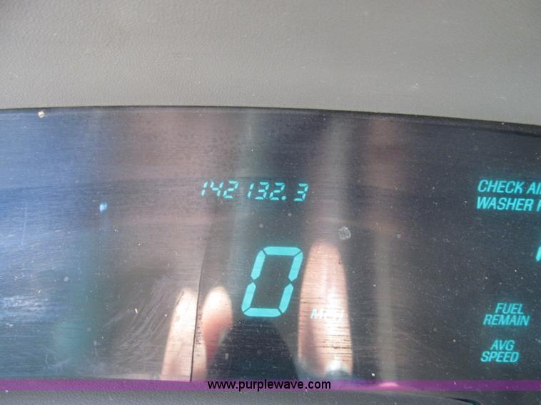 image for item F7147 1996 Lincoln Town Car Executive limousine