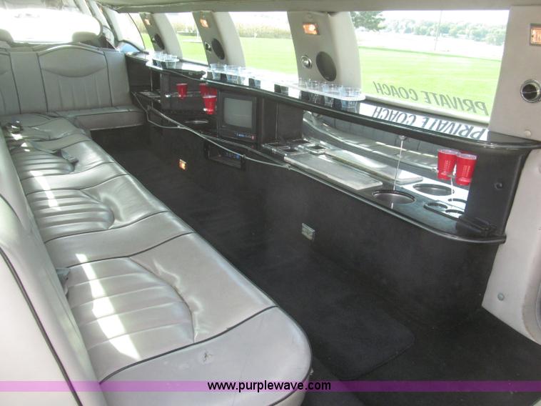 image for item F7147 1996 Lincoln Town Car Executive limousine
