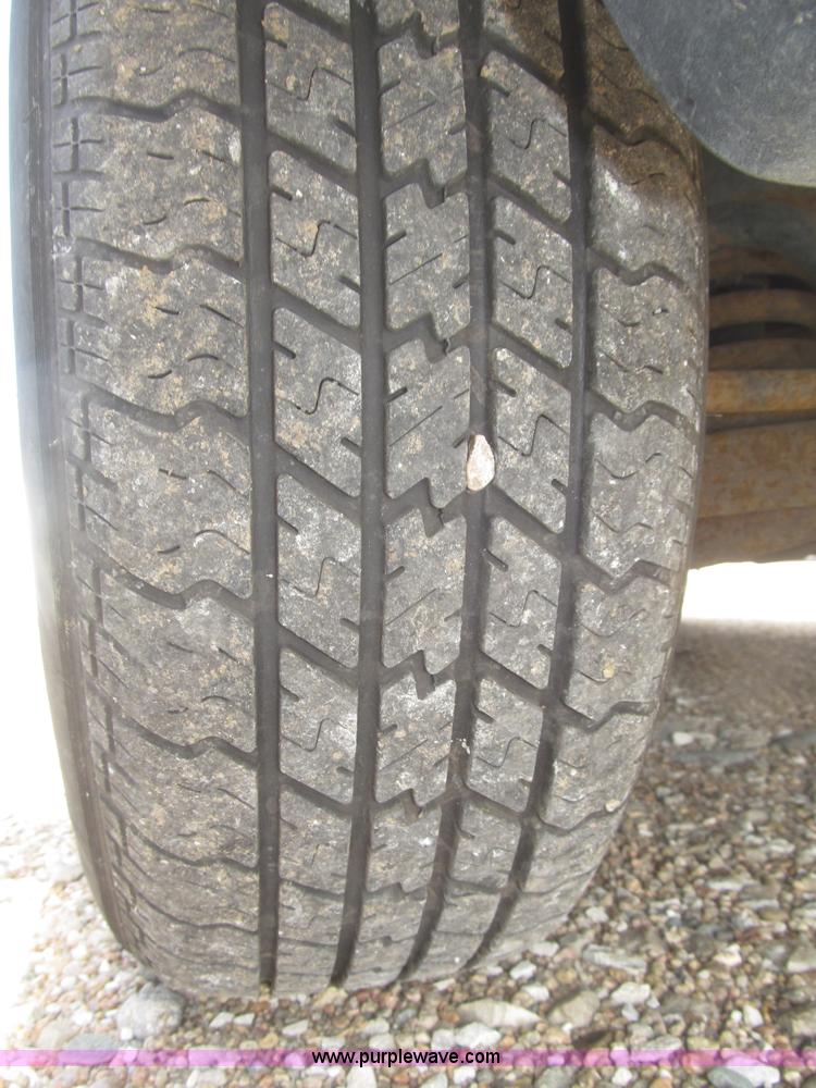 image for item F7147 1996 Lincoln Town Car Executive limousine