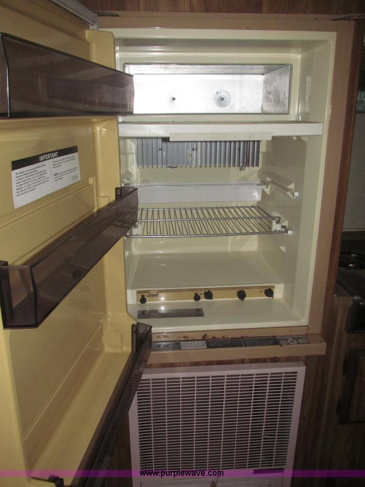 image for item F7222 1977 Coachman Cadet camper