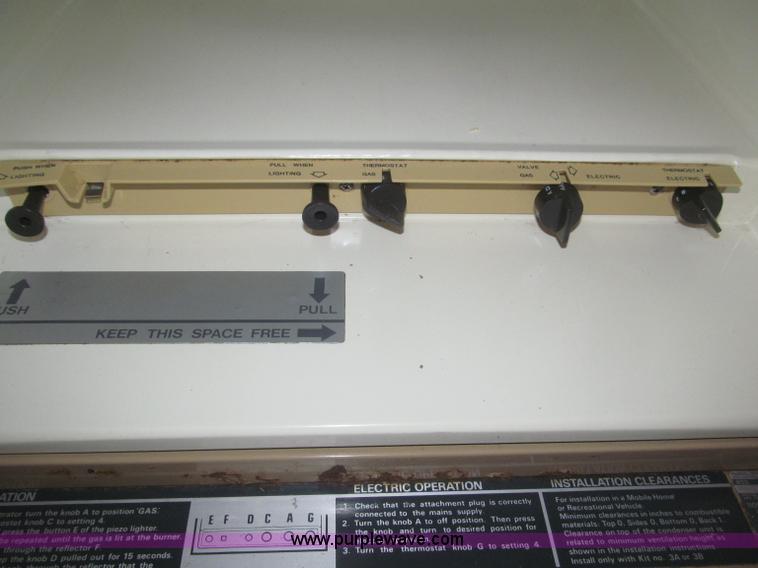 image for item F7222 1977 Coachman Cadet camper